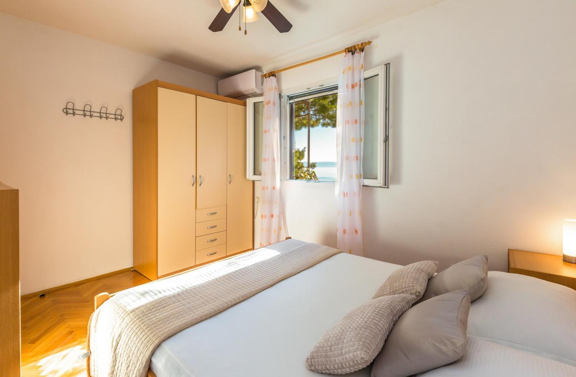 Apartmani Lovrenco Krvavica Exterior foto