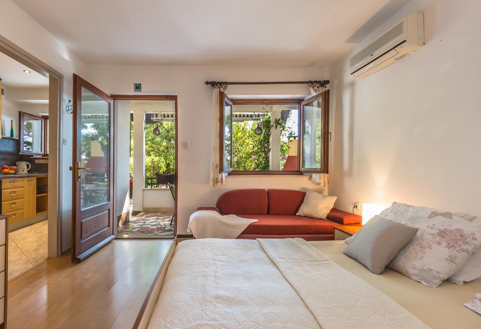 Apartmani Lovrenco Krvavica Exterior foto