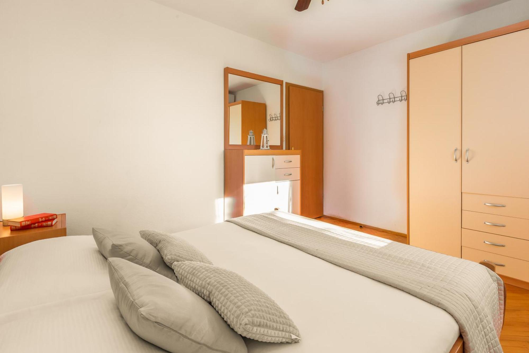 Apartmani Lovrenco Krvavica Exterior foto